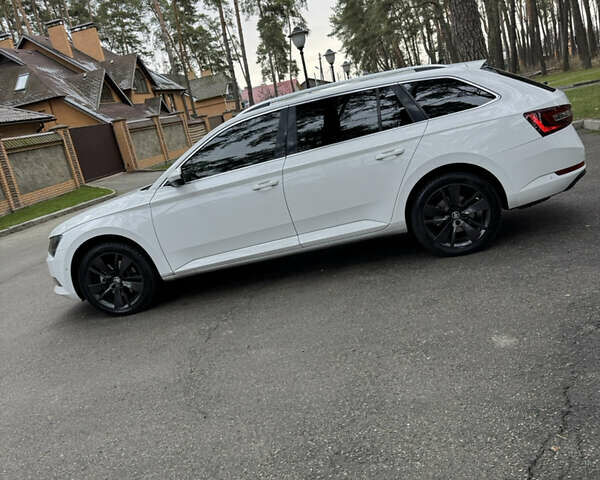 Белый Шкода Суперб, объемом двигателя 1.97 л и пробегом 278 тыс. км за 17000 $, фото 35 на Automoto.ua