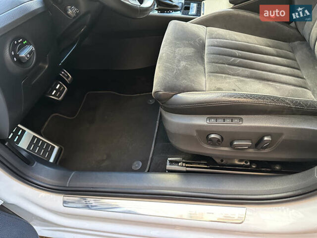 Белый Шкода Суперб, объемом двигателя 1.97 л и пробегом 163 тыс. км за 19500 $, фото 37 на Automoto.ua