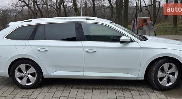 Білий Шкода Суперб, об'ємом двигуна 2 л та пробігом 288 тис. км за 15999 $, фото 8 на Automoto.ua
