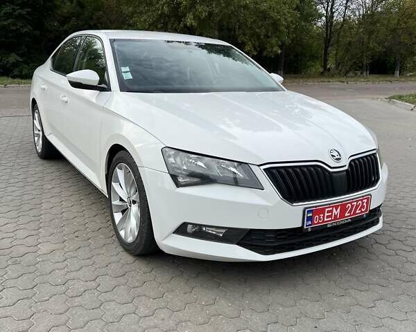 Белый Шкода Суперб, объемом двигателя 1.6 л и пробегом 172 тыс. км за 13500 $, фото 9 на Automoto.ua