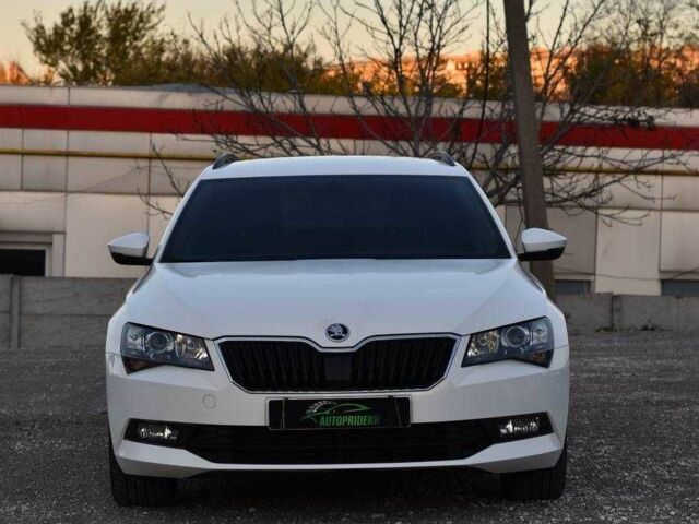 Білий Шкода Суперб, об'ємом двигуна 1.6 л та пробігом 243 тис. км за 13850 $, фото 5 на Automoto.ua