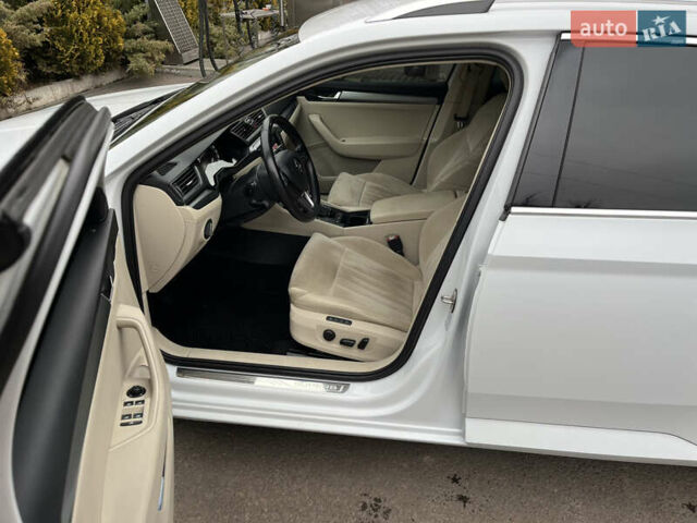 Белый Шкода Суперб, объемом двигателя 1.97 л и пробегом 323 тыс. км за 14500 $, фото 19 на Automoto.ua