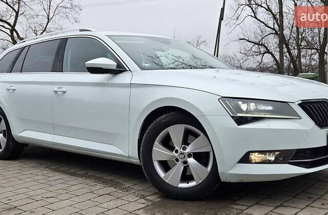 Білий Шкода Суперб, об'ємом двигуна 2 л та пробігом 288 тис. км за 15999 $, фото 6 на Automoto.ua