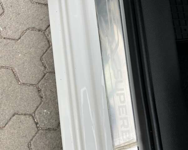 Белый Шкода Суперб, объемом двигателя 1.6 л и пробегом 172 тыс. км за 13500 $, фото 66 на Automoto.ua