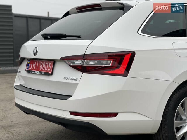 Белый Шкода Суперб, объемом двигателя 2 л и пробегом 254 тыс. км за 15800 $, фото 32 на Automoto.ua