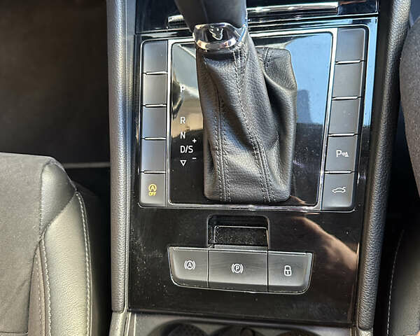 Белый Шкода Суперб, объемом двигателя 1.97 л и пробегом 163 тыс. км за 19500 $, фото 14 на Automoto.ua