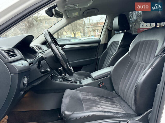 Белый Шкода Суперб, объемом двигателя 2 л и пробегом 269 тыс. км за 15999 $, фото 8 на Automoto.ua