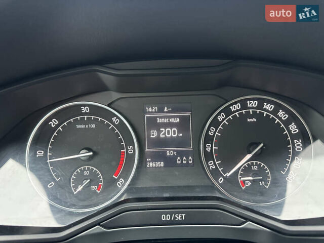 Білий Шкода Суперб, об'ємом двигуна 1.6 л та пробігом 284 тис. км за 11400 $, фото 6 на Automoto.ua