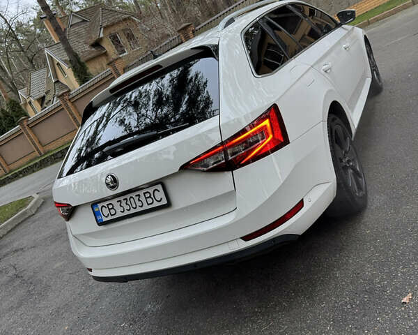 Белый Шкода Суперб, объемом двигателя 1.97 л и пробегом 278 тыс. км за 17000 $, фото 4 на Automoto.ua