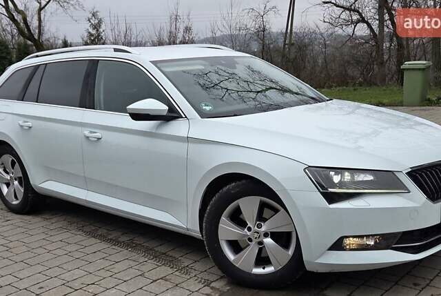 Білий Шкода Суперб, об'ємом двигуна 2 л та пробігом 288 тис. км за 15999 $, фото 5 на Automoto.ua