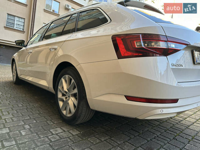 Белый Шкода Суперб, объемом двигателя 1.97 л и пробегом 163 тыс. км за 19500 $, фото 52 на Automoto.ua