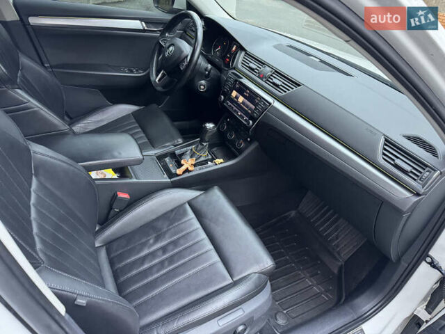 Белый Шкода Суперб, объемом двигателя 1.97 л и пробегом 278 тыс. км за 17000 $, фото 11 на Automoto.ua