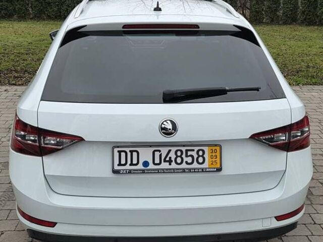 Білий Шкода Суперб, об'ємом двигуна 2 л та пробігом 288 тис. км за 15999 $, фото 55 на Automoto.ua