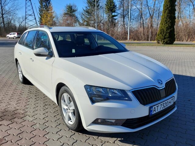 Білий Шкода Суперб, об'ємом двигуна 1.6 л та пробігом 200 тис. км за 12800 $, фото 3 на Automoto.ua