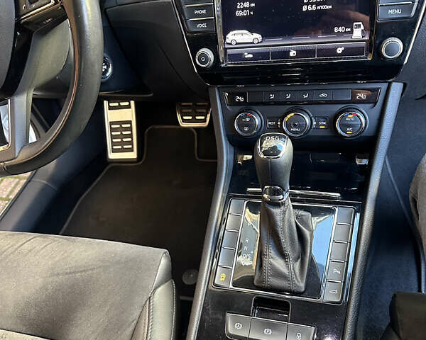 Белый Шкода Суперб, объемом двигателя 1.97 л и пробегом 163 тыс. км за 19500 $, фото 21 на Automoto.ua