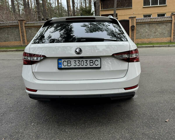 Белый Шкода Суперб, объемом двигателя 1.97 л и пробегом 278 тыс. км за 17000 $, фото 31 на Automoto.ua