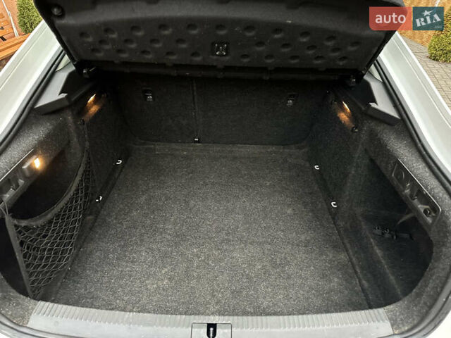 Білий Шкода Суперб, об'ємом двигуна 1.6 л та пробігом 284 тис. км за 11400 $, фото 15 на Automoto.ua