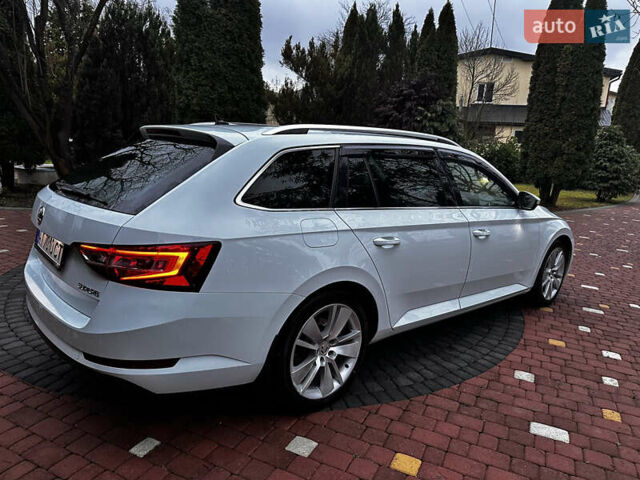 Белый Шкода Суперб, объемом двигателя 2 л и пробегом 250 тыс. км за 13900 $, фото 10 на Automoto.ua