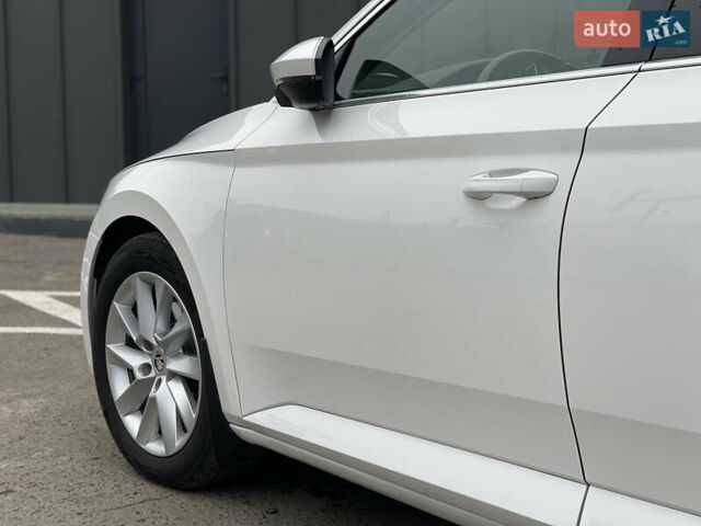 Белый Шкода Суперб, объемом двигателя 2 л и пробегом 254 тыс. км за 15800 $, фото 31 на Automoto.ua