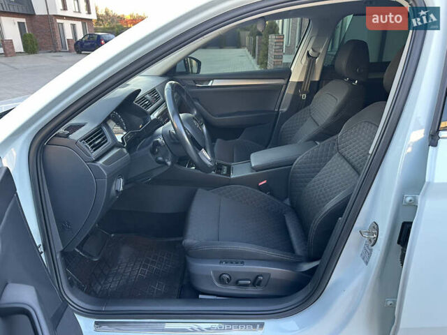 Белый Шкода Суперб, объемом двигателя 1.97 л и пробегом 225 тыс. км за 17800 $, фото 21 на Automoto.ua