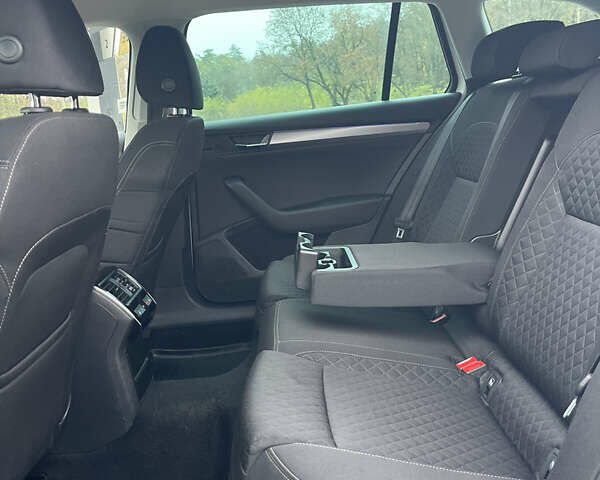 Белый Шкода Суперб, объемом двигателя 2 л и пробегом 254 тыс. км за 15800 $, фото 58 на Automoto.ua