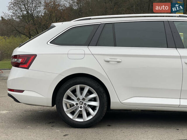 Белый Шкода Суперб, объемом двигателя 2 л и пробегом 254 тыс. км за 15800 $, фото 13 на Automoto.ua