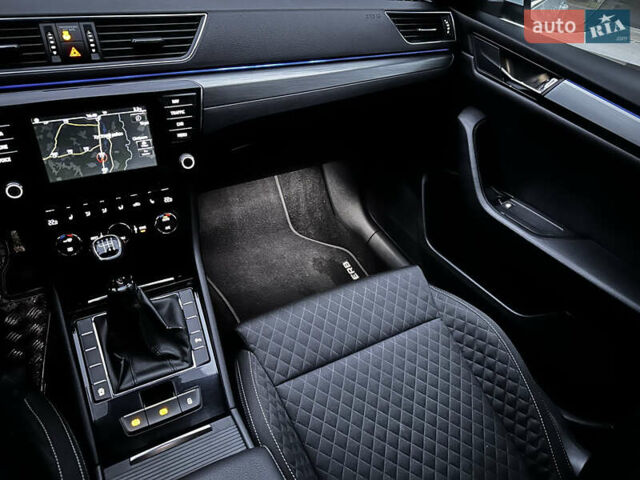 Белый Шкода Суперб, объемом двигателя 2 л и пробегом 250 тыс. км за 13900 $, фото 56 на Automoto.ua