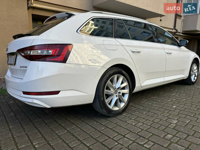 Белый Шкода Суперб, объемом двигателя 1.97 л и пробегом 163 тыс. км за 19500 $, фото 76 на Automoto.ua