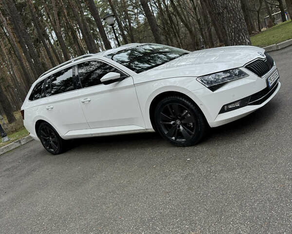 Белый Шкода Суперб, объемом двигателя 1.97 л и пробегом 278 тыс. км за 17000 $, фото 27 на Automoto.ua