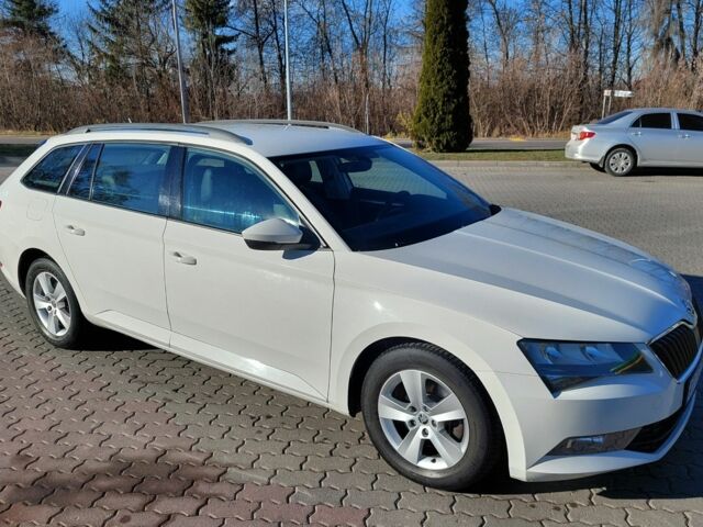 Білий Шкода Суперб, об'ємом двигуна 1.6 л та пробігом 200 тис. км за 12800 $, фото 1 на Automoto.ua