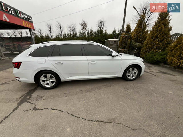 Белый Шкода Суперб, объемом двигателя 1.97 л и пробегом 323 тыс. км за 14500 $, фото 3 на Automoto.ua