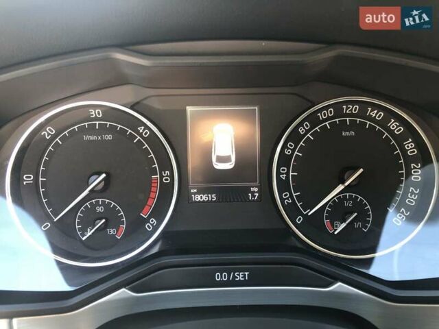 Шкода Суперб 2016 в Каменце-Подольском на Automoto.ua Белый Шкода Суперб, объемом двигателя 2 л и пробегом 180 тыс. км за 17500 $, фото 19 на Automoto.ua