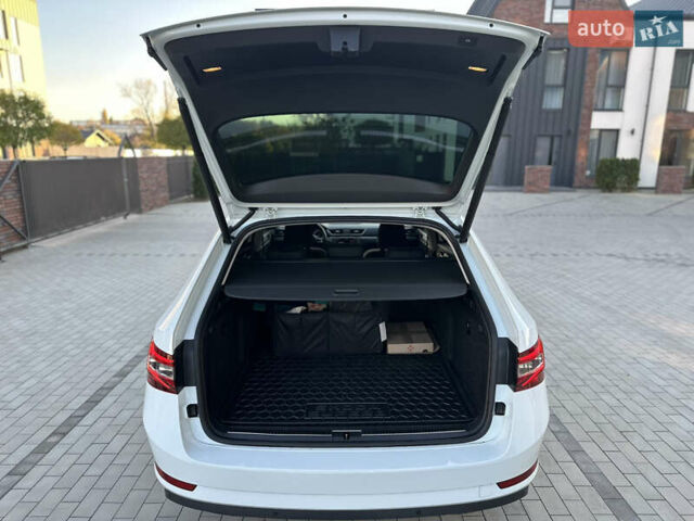 Белый Шкода Суперб, объемом двигателя 1.97 л и пробегом 225 тыс. км за 17800 $, фото 46 на Automoto.ua