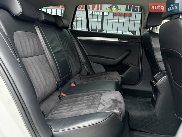 Белый Шкода Суперб, объемом двигателя 2 л и пробегом 269 тыс. км за 15999 $, фото 10 на Automoto.ua