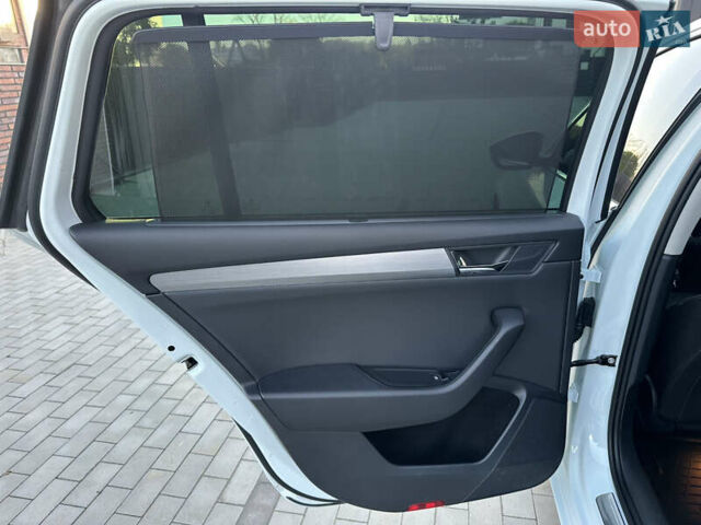 Белый Шкода Суперб, объемом двигателя 1.97 л и пробегом 225 тыс. км за 17800 $, фото 26 на Automoto.ua