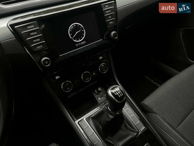 Белый Шкода Суперб, объемом двигателя 1.97 л и пробегом 265 тыс. км за 14999 $, фото 21 на Automoto.ua