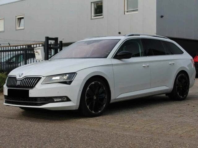 Білий Шкода Суперб, об'ємом двигуна 1.8 л та пробігом 72 тис. км за 7800 $, фото 2 на Automoto.ua