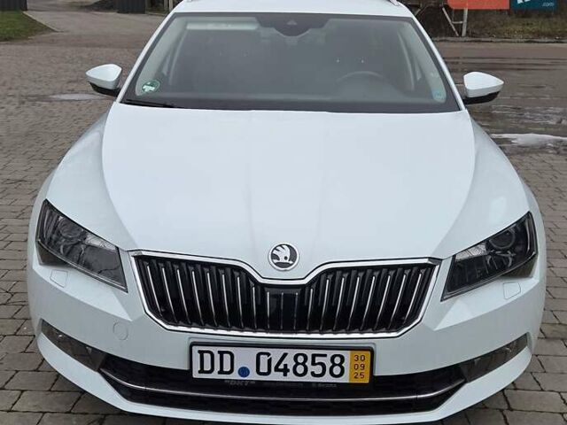 Білий Шкода Суперб, об'ємом двигуна 2 л та пробігом 288 тис. км за 15999 $, фото 48 на Automoto.ua
