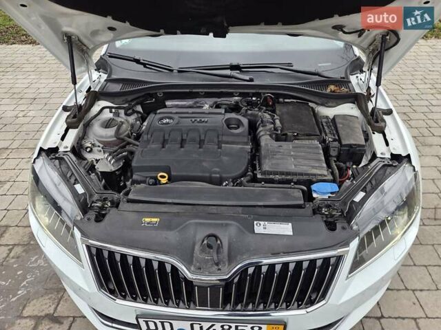 Білий Шкода Суперб, об'ємом двигуна 2 л та пробігом 288 тис. км за 15999 $, фото 17 на Automoto.ua