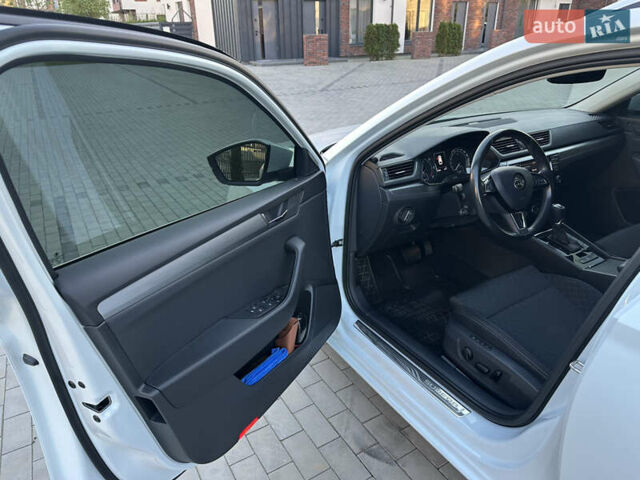 Белый Шкода Суперб, объемом двигателя 1.97 л и пробегом 225 тыс. км за 17800 $, фото 19 на Automoto.ua