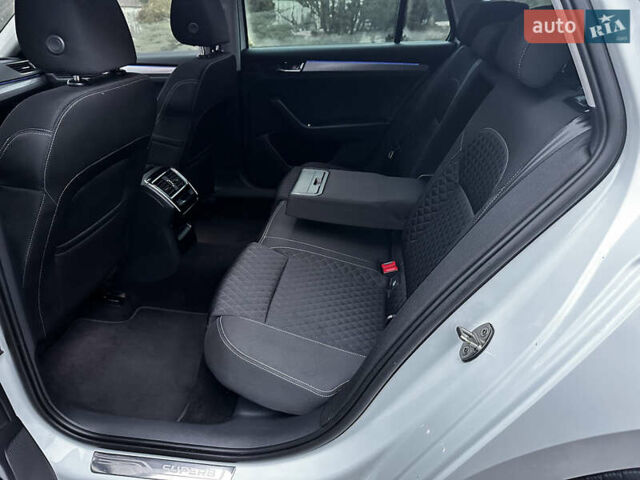 Белый Шкода Суперб, объемом двигателя 2 л и пробегом 250 тыс. км за 13900 $, фото 23 на Automoto.ua