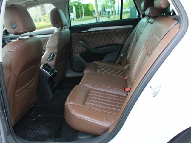 Білий Шкода Суперб, об'ємом двигуна 1.8 л та пробігом 72 тис. км за 7800 $, фото 11 на Automoto.ua