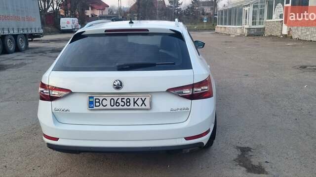Белый Шкода Суперб, объемом двигателя 1.97 л и пробегом 244 тыс. км за 15500 $, фото 2 на Automoto.ua