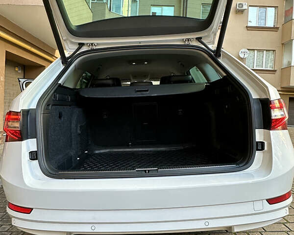 Белый Шкода Суперб, объемом двигателя 1.97 л и пробегом 163 тыс. км за 19500 $, фото 41 на Automoto.ua