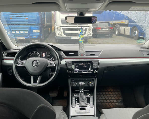 Белый Шкода Суперб, объемом двигателя 1.97 л и пробегом 280 тыс. км за 14900 $, фото 11 на Automoto.ua