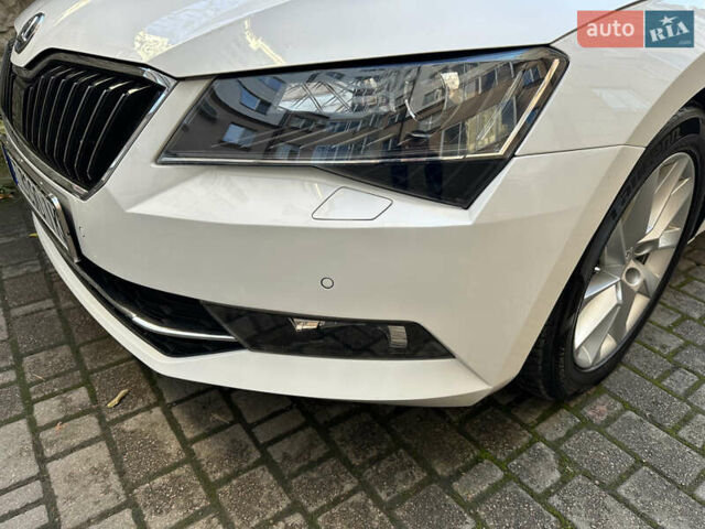 Белый Шкода Суперб, объемом двигателя 1.97 л и пробегом 163 тыс. км за 19500 $, фото 5 на Automoto.ua