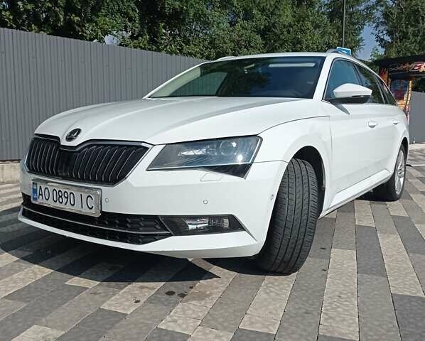 Белый Шкода Суперб, объемом двигателя 1.6 л и пробегом 290 тыс. км за 15000 $, фото 10 на Automoto.ua