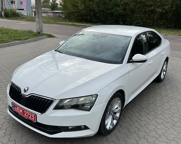Белый Шкода Суперб, объемом двигателя 1.6 л и пробегом 172 тыс. км за 13500 $, фото 33 на Automoto.ua