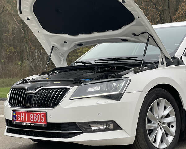 Белый Шкода Суперб, объемом двигателя 2 л и пробегом 254 тыс. км за 15800 $, фото 68 на Automoto.ua