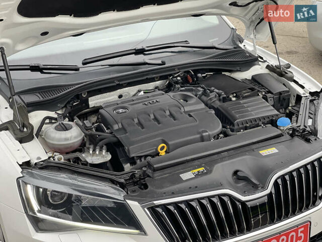 Белый Шкода Суперб, объемом двигателя 2 л и пробегом 254 тыс. км за 15800 $, фото 70 на Automoto.ua